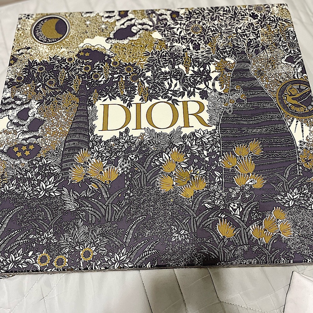 DIOR Tote box with Navy and Gold Botanical Print